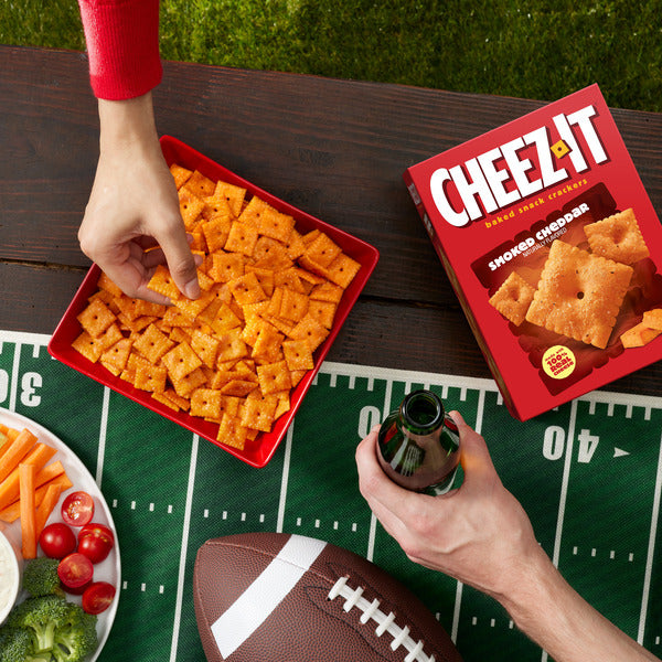 Cheez-It Smoked Cheddar Baked Snack Crackers, Lunch Snacks, 12.4 oz